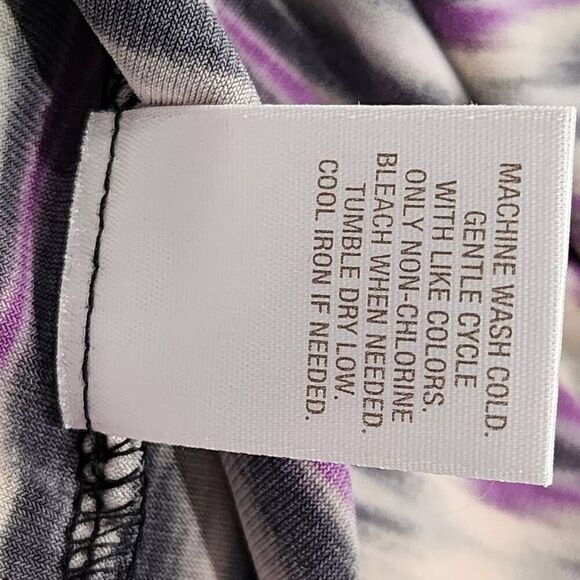 Roz & Ali Purple Geometric Print Sleeveless Top Size S - Picture 9 of 9